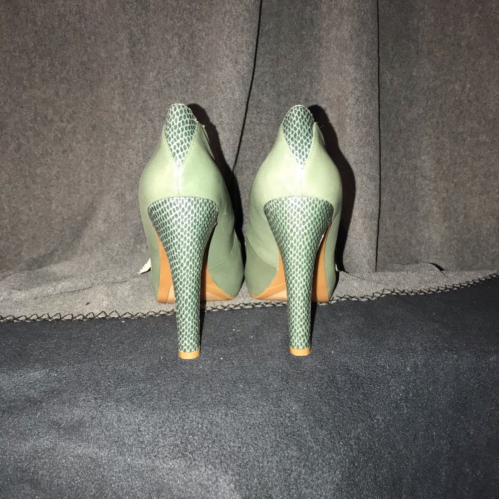 Shoes - Picture 3 of 3